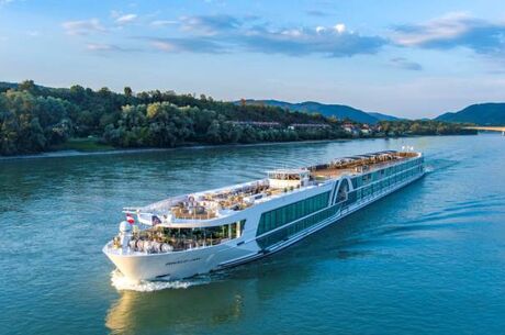 5* DELUXE AMADEUS CARA NEHİR GEMİSİ İLE “YILBAŞI” REN NEHRİ 