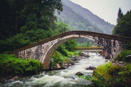 İzmir Çıkışlı Uçaklı Karadeniz ve Batum Turu 3 Gece Otel Konaklaması
