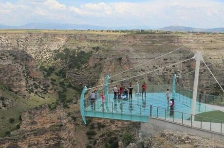 UŞAK ULUBEY KANYONU KULADOKYA (Kula Evleri)