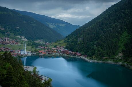Uçaklı Dolu Dizgin Karadeniz ve Batum Turu